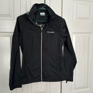 XS women’s Columbia hooded rain jacket